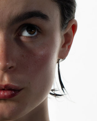 How Led Light Therapy Treats Acne